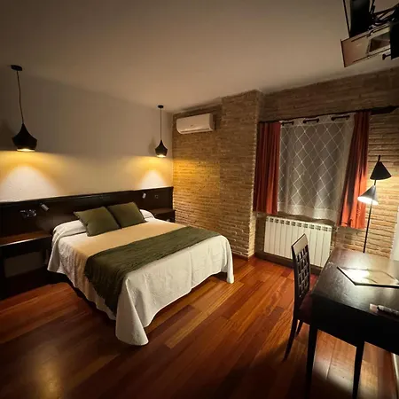 Hospedium La Fuente 3*