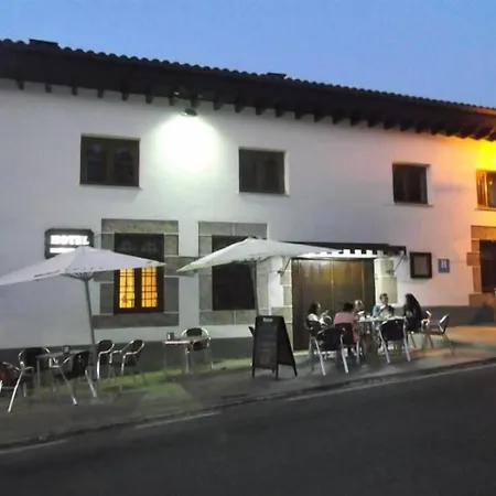 Hospedium La Fuente Hotel