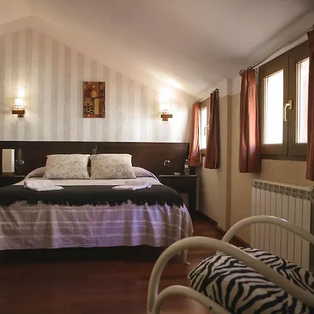 Hospedium La Fuente Hotel