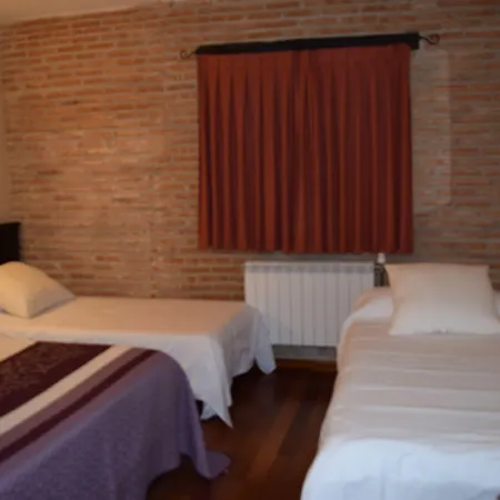 Hospedium La Fuente Hotel