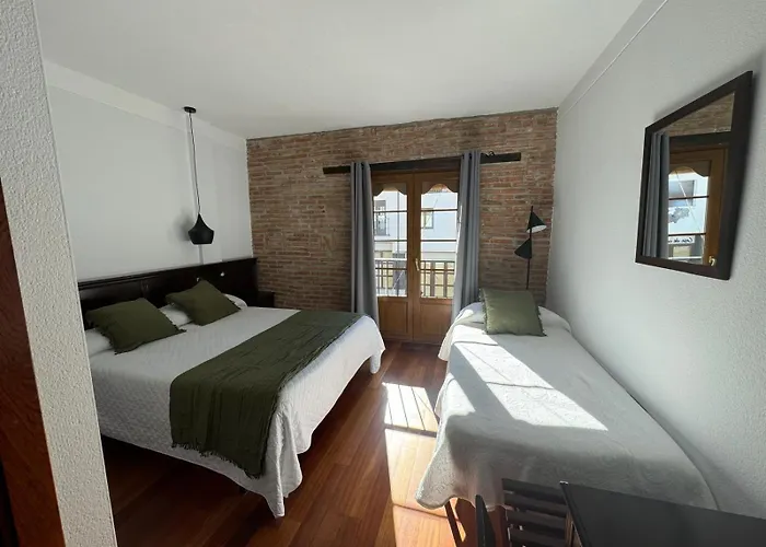 Hospedium La Fuente Hotel