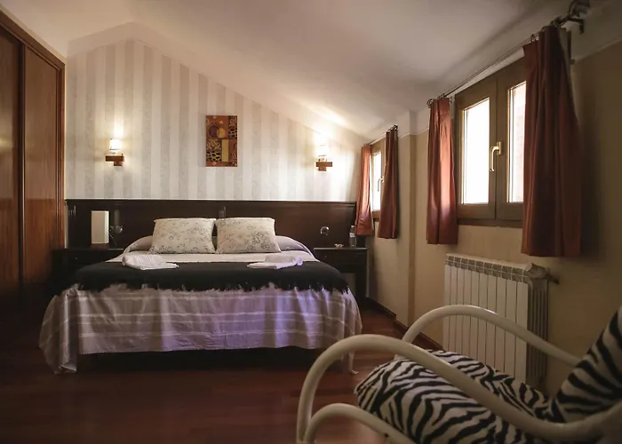 Hospedium La Fuente Hotel